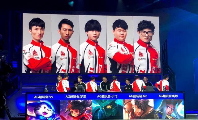 们穿越回他 们穿越回他